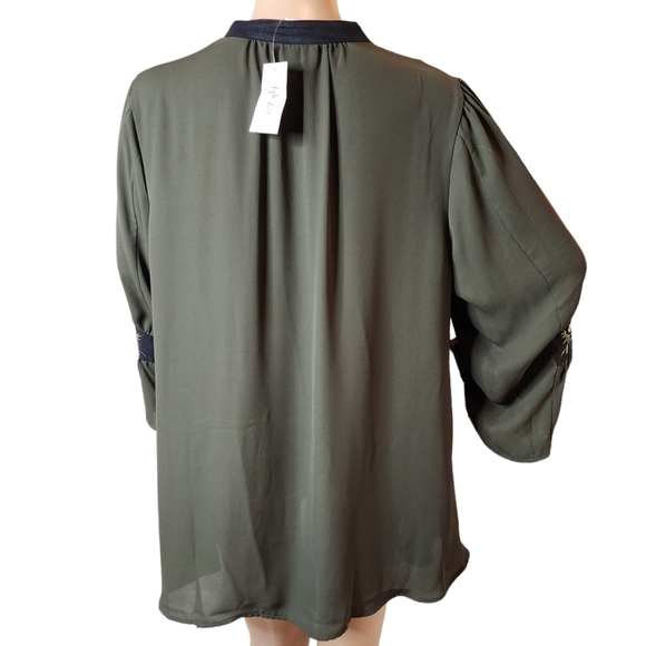 NWT style & co green floral embroidered flare sleeve blouse. Women's size 1X. - Picture 11 of 16